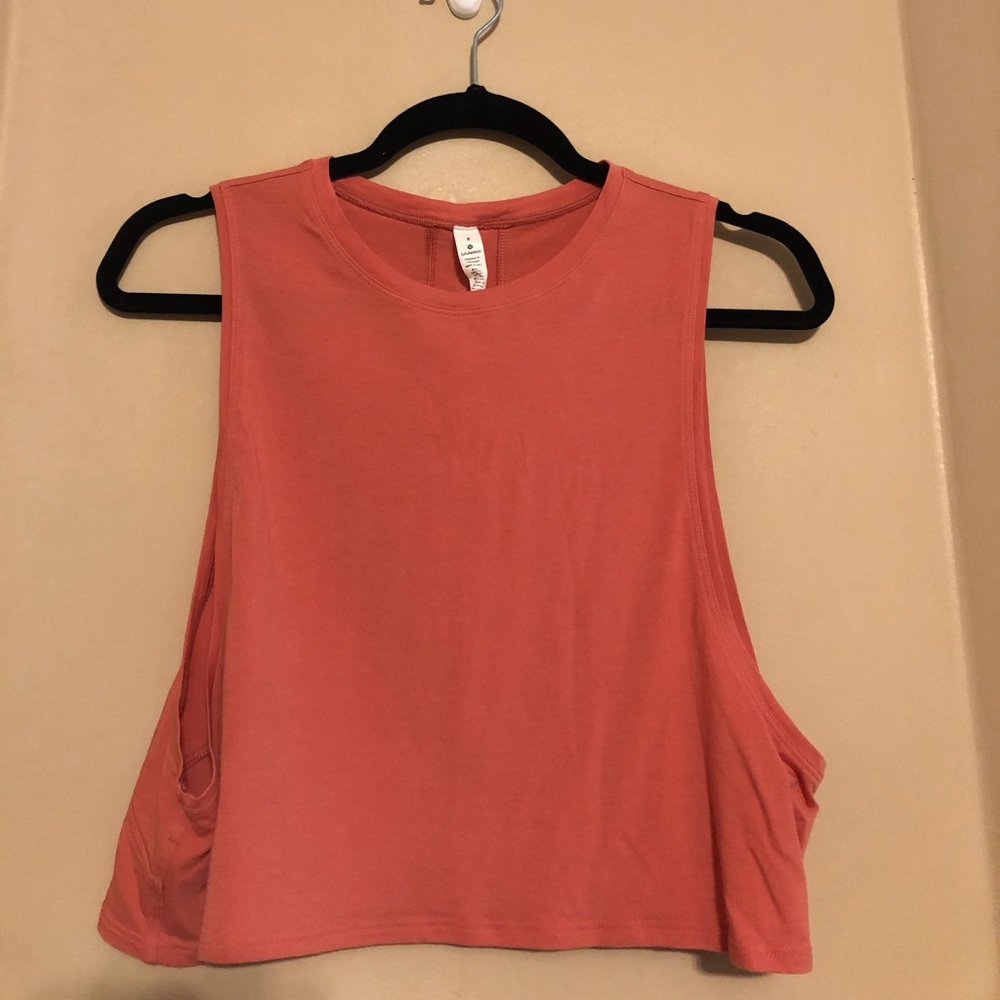 Lululemon cropped coral tank top